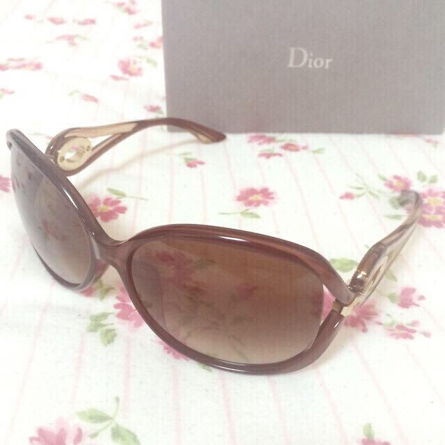 Dior(ディオール)の新作ディオールサングラスブラウン♡ レディースのファッション小物(サングラス/メガネ)の商品写真