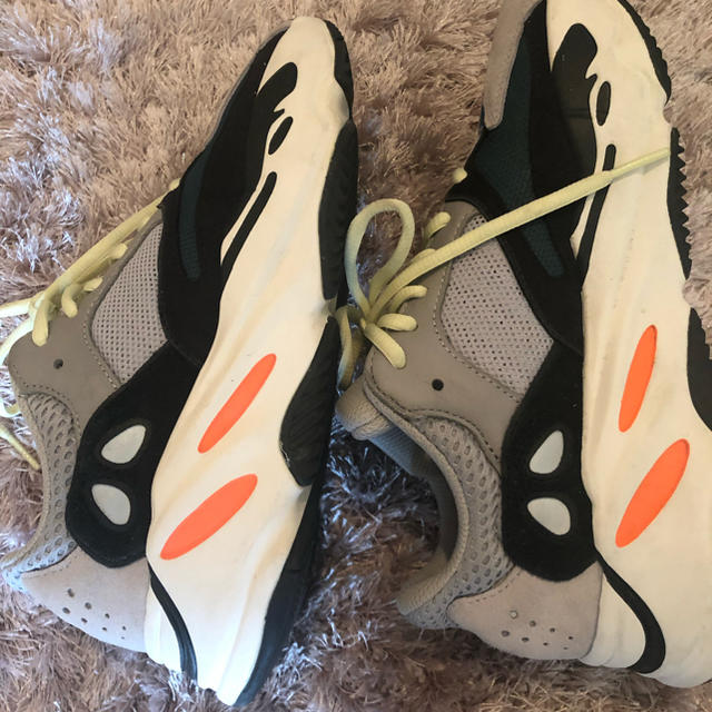 adidas(アディダス)のYeezy Boost 700 wave runner レディースの靴/シューズ(スニーカー)の商品写真