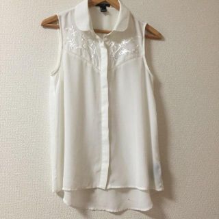 フォーエバートゥエンティーワン(FOREVER 21)のForever21 タンクトップシャツ(シャツ/ブラウス(半袖/袖なし))