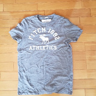 アバクロンビーアンドフィッチ(Abercrombie&Fitch)のTシャツ　Abercrombie&Fitch(Tシャツ/カットソー(半袖/袖なし))