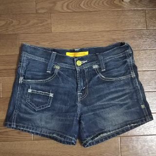 リーバイス(Levi's)のデニムパンツ(ショートパンツ)