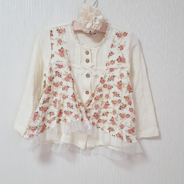 Biquette(ビケット)のビケット　バラトップス　100センチ キッズ/ベビー/マタニティのキッズ服女の子用(90cm~)(Tシャツ/カットソー)の商品写真