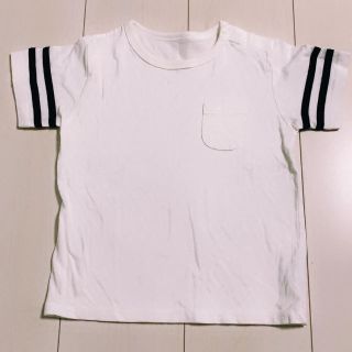 ユニクロ(UNIQLO)のユニクロ　ホワイトトップス(Tシャツ/カットソー)