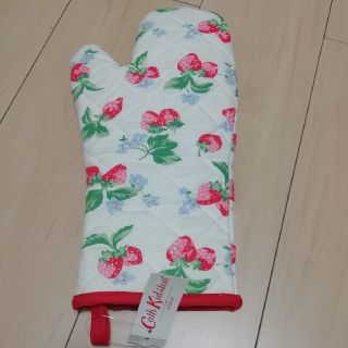 キャスキッドソン(Cath Kidston)のCath Kidston　いちごミトン(収納/キッチン雑貨)