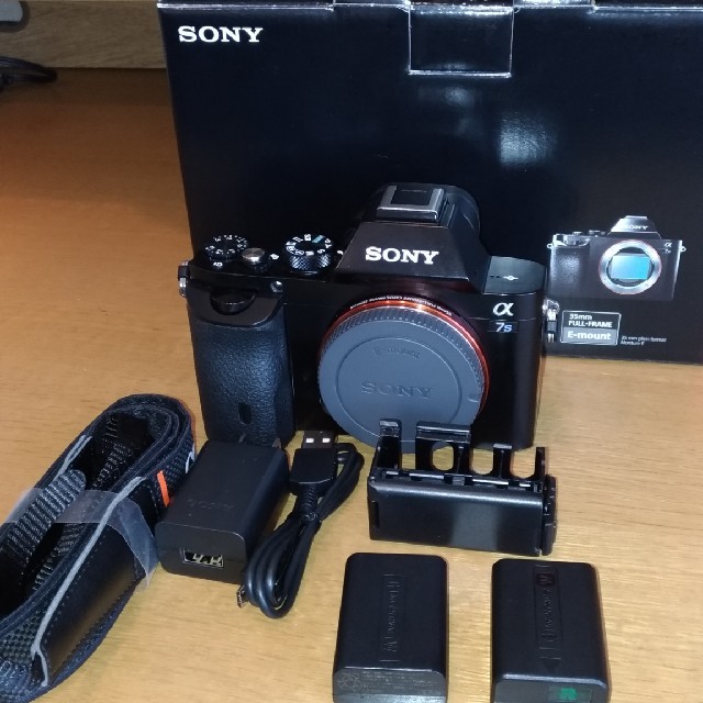 SONY(ソニー)のSONY α7s　シャッター約2800回！ スマホ/家電/カメラのカメラ(ミラーレス一眼)の商品写真