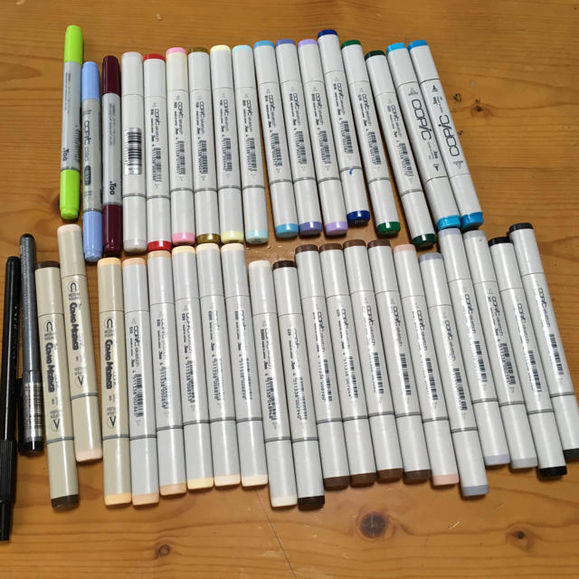 TOOLS(ツゥールズ)の中古★コピック★37本セット★COPIC★画材★カラーマーカー エンタメ/ホビーのアート用品(カラーペン/コピック)の商品写真