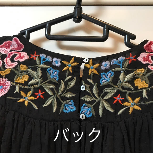 ZARA(ザラ)の黒 花刺繍入り長袖ブラウス レディースのトップス(シャツ/ブラウス(長袖/七分))の商品写真