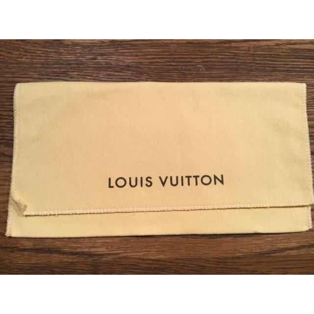 LOUIS VUITTON(ルイヴィトン)のLOUIS VUITTON 小物入れ 封筒つき レディースのバッグ(ショップ袋)の商品写真