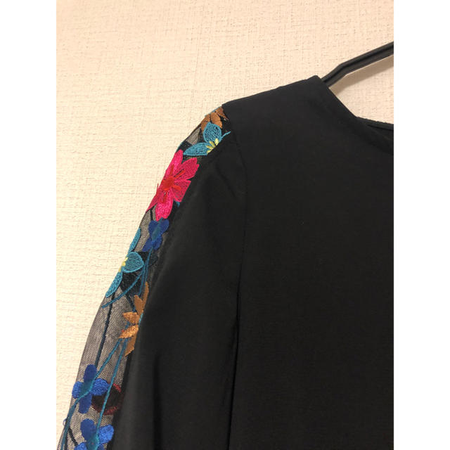 tocco(トッコ)のtocco お花モチーフ刺繍シースルー袖ブラウス レディースのトップス(シャツ/ブラウス(長袖/七分))の商品写真