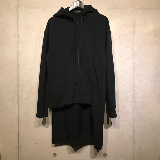 LAD MUSICIAN(ラッドミュージシャン)のLAD MUSICIAN ASYMMETRY ZIP UP PARKA  メンズのトップス(パーカー)の商品写真