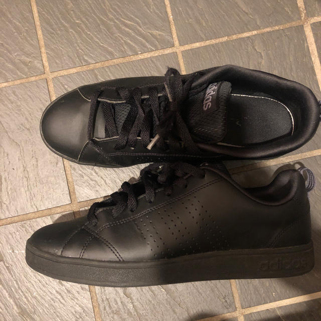 adidas 黒 スニーカー メンズの靴/シューズ(スニーカー)の商品写真