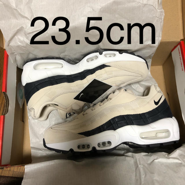 NIKE(ナイキ)の23.5cm NIKE WMNS AIR MAX 95 PRM ライト ベージュ レディースの靴/シューズ(スニーカー)の商品写真