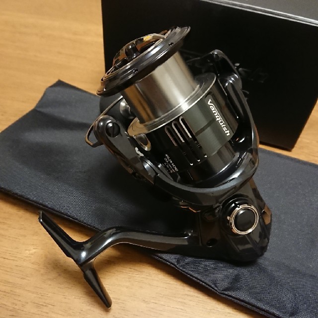 国内外の人気集結! シマノ 19ヴァンキッシュC5000XG 未使用リール