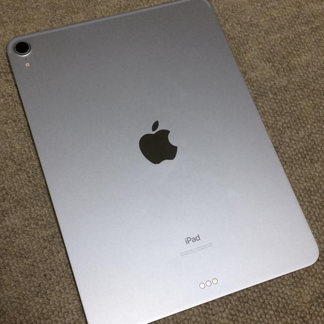 Apple(アップル)の使用2時間 iPad Pro 11 64gb wifi スペースグレー スマホ/家電/カメラのPC/タブレット(タブレット)の商品写真