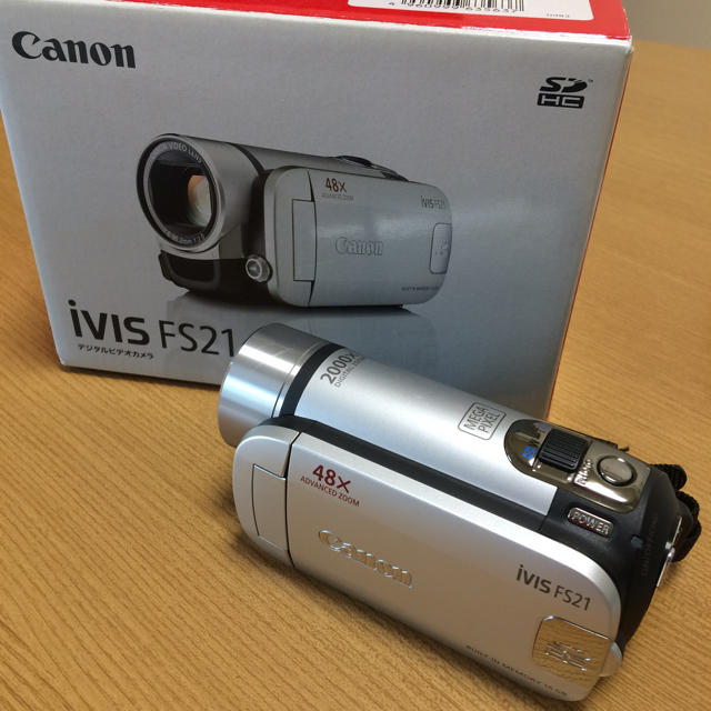 SONY(ソニー)のCanon　iVIS　 FS21 デジタルビデオカメラ SDカード(8GB)付き スマホ/家電/カメラのカメラ(ビデオカメラ)の商品写真
