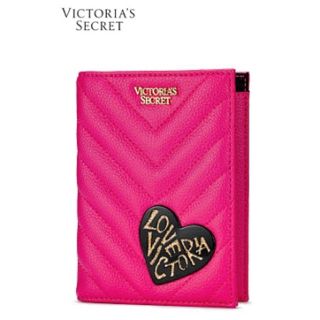 ヴィクトリアズシークレット(Victoria's Secret)の新品新作！ヴィクトリアズシークレットパスポートケースPINK☆(名刺入れ/定期入れ)