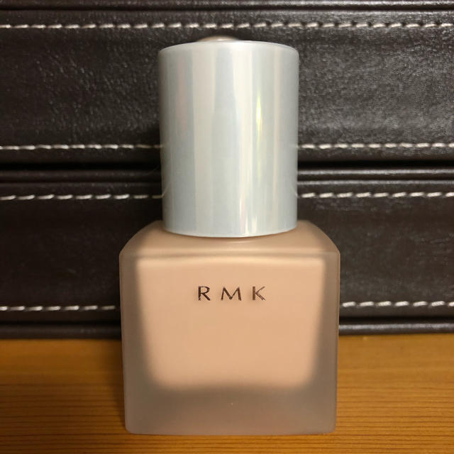 RMK(アールエムケー)のRMK リクイドファンデーション 201 30ml コスメ/美容のベースメイク/化粧品(ファンデーション)の商品写真