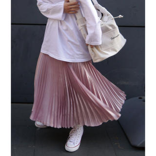 ローリーズファーム(LOWRYS FARM)の新品★サテンプリーツスカート pink(ロングスカート)