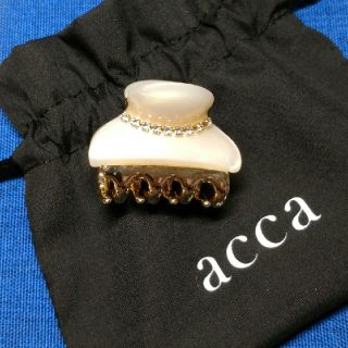 アッカ(acca)の【新品・未使用】acca ☆アッカ ☆ニューコラーナ  小クリップ ホワイト(バレッタ/ヘアクリップ)