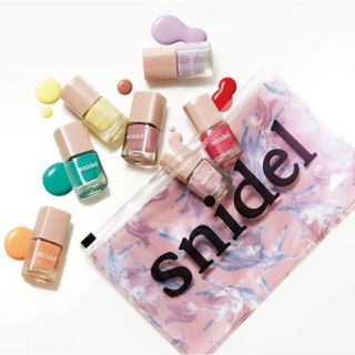 スナイデル(SNIDEL)のsnidel　春ネイル & 花柄ポーチ(マニキュア)