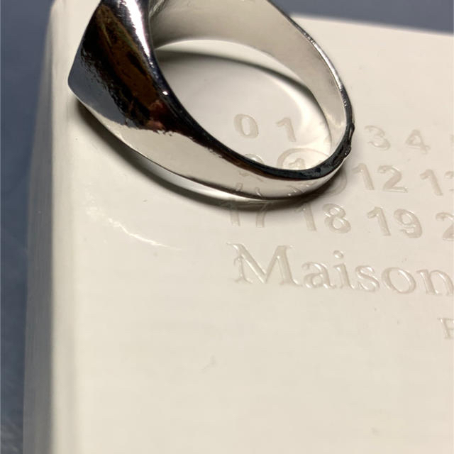 Maison Martin Margiela(マルタンマルジェラ)のブラックオニキスリング18号 メンズのアクセサリー(リング(指輪))の商品写真