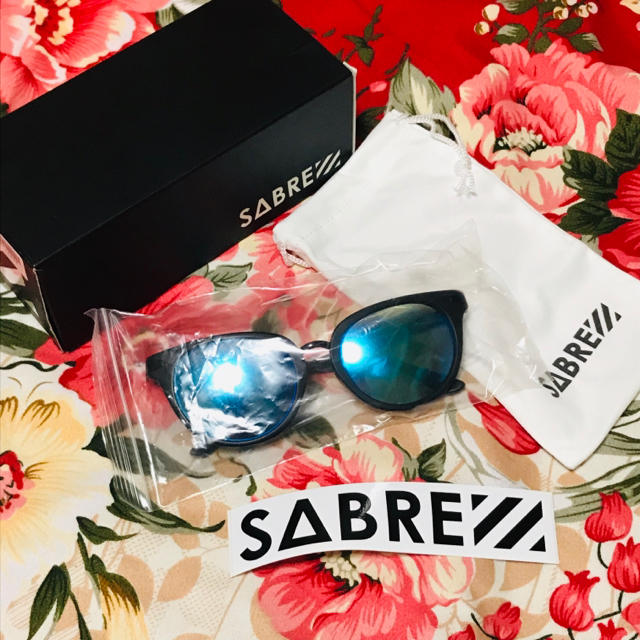 SABRE(セイバー)の★SABRE★サングラス★Bluemirror★箱 ステッカー 保存袋あり★新品 メンズのファッション小物(サングラス/メガネ)の商品写真