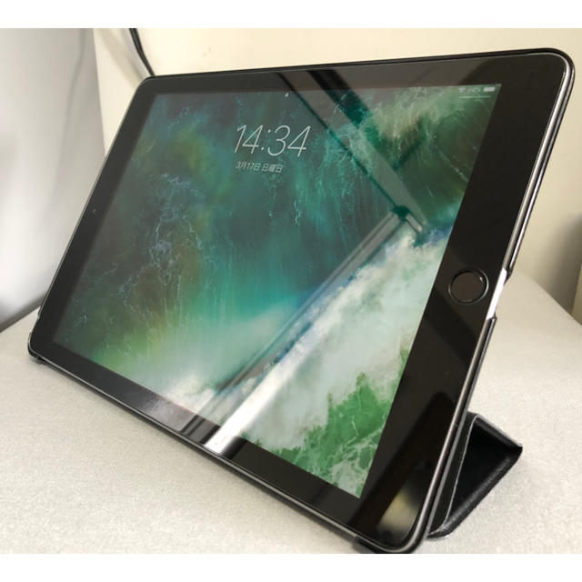 iPad(アイパッド)のiPad 9.7インチ 第6世代 32GB WiFiモデル Space Gray スマホ/家電/カメラのPC/タブレット(タブレット)の商品写真