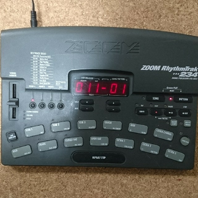 Zoom(ズーム)のzoom RhythmTrak RT-234　ドラムマシン　リズムマシン 楽器のDTM/DAW(その他)の商品写真