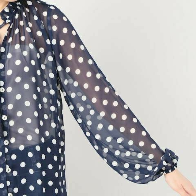 DEUXIEME CLASSE(ドゥーズィエムクラス)の美品☆SHOW ME YOUR MUMU
DOT ブラウス ドゥーズィエムクラス レディースのトップス(シャツ/ブラウス(長袖/七分))の商品写真