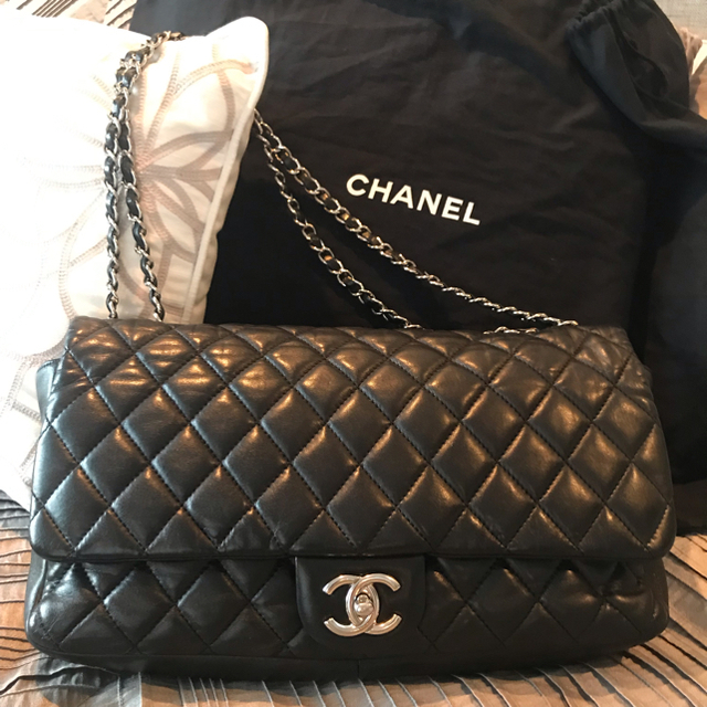 CHANEL(シャネル)の【専用です】★レア★マトラッセ レインココ ブラック デカマトラッセ ショルダー レディースのバッグ(ショルダーバッグ)の商品写真