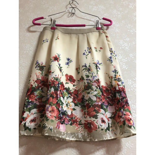 SunaUna(スーナウーナ)のsunauna 36サイズ 花柄スカート 美品 レディースのスカート(ひざ丈スカート)の商品写真