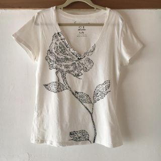 フォーエバートゥエンティーワン(FOREVER 21)のForever 21 Tシャツ(Tシャツ(半袖/袖なし))