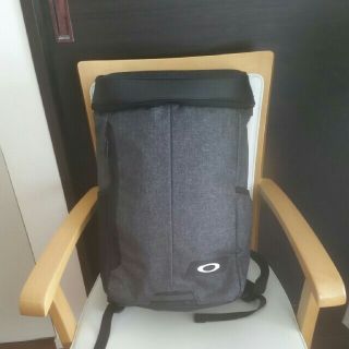 オークリー(Oakley)のうみ様専用☆一度のみ使用☆オークリー☆リュック　グレー(バッグパック/リュック)