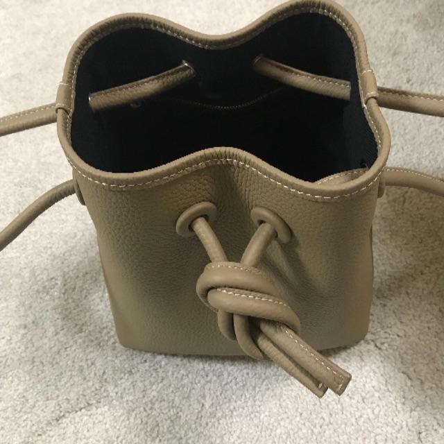 VASIC BOND MINI SAND レディースのバッグ(ハンドバッグ)の商品写真