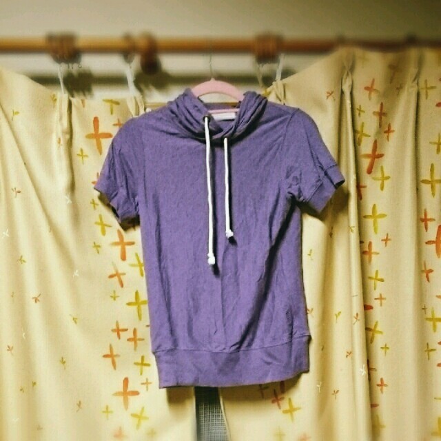 JEANASIS(ジーナシス)のジーナシス  フードつきTシャツ レディースのトップス(Tシャツ(半袖/袖なし))の商品写真