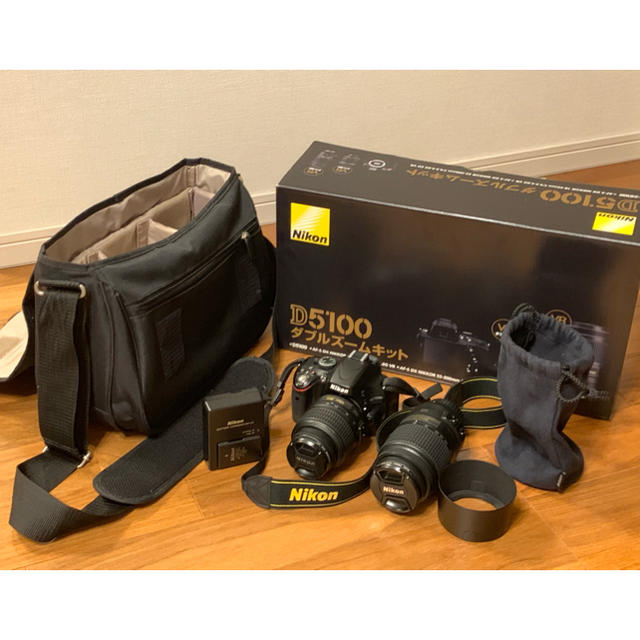 Nikon(ニコン)の【中古品】D5100ダブルズームレンズキット Nikonバック付き スマホ/家電/カメラのカメラ(デジタル一眼)の商品写真