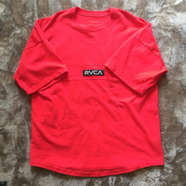 RVCA(ルーカ)の美品！RVCA ルーカ ビッグTシャツ レディースのトップス(Tシャツ(半袖/袖なし))の商品写真