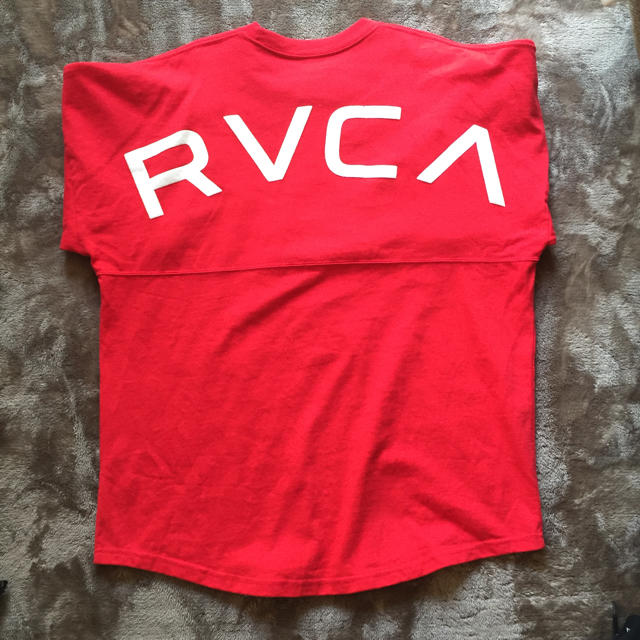 RVCA(ルーカ)の美品！RVCA ルーカ ビッグTシャツ レディースのトップス(Tシャツ(半袖/袖なし))の商品写真