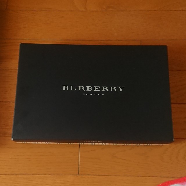 BURBERRY(バーバリー)のBURBERRY バーバリー チェック柄 タオルセット 新品未使用品 インテリア/住まい/日用品の日用品/生活雑貨/旅行(タオル/バス用品)の商品写真