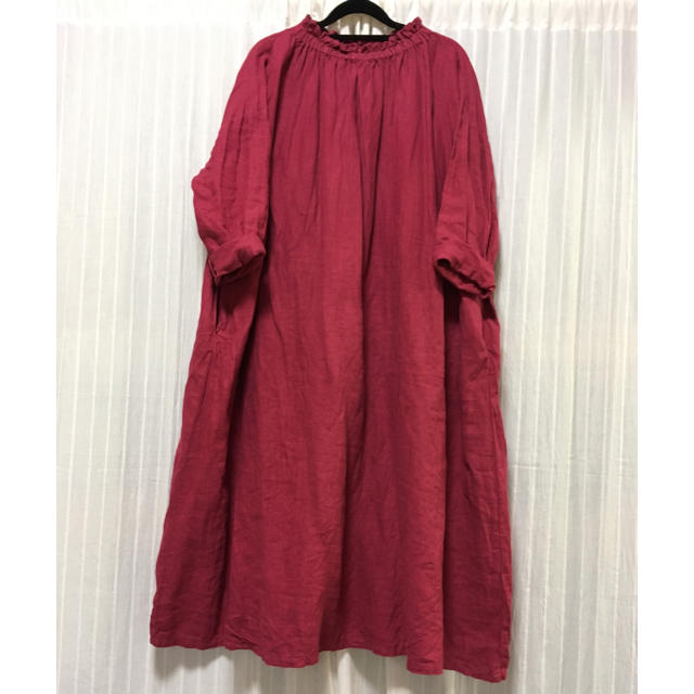 nest Robe(ネストローブ)の❁日曜値下げ❁ nest Robe シャーリングネックワンピース ピンク レディースのワンピース(ロングワンピース/マキシワンピース)の商品写真