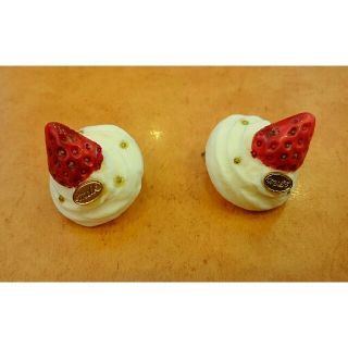 ミルク(MILK)のMILK イチゴ ホイップクリーム ピアス(ピアス)