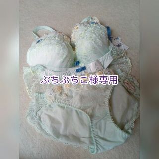 チュチュアンナ(tutuanna)のtutuanna ＡＭＰＨＩ ブラジャー ショーツ E65(ブラ&ショーツセット)