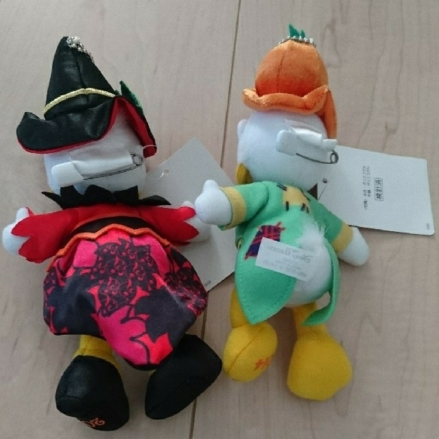 Disney 新品 ドナルド デイジー ハロウィンキーホルダーの通販 By 春歌 S Shop ディズニーならラクマ