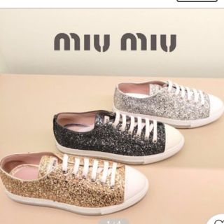 ミュウミュウ(miumiu)のmiumiu グリッター スニーカー 美品(スニーカー)