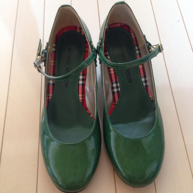 グリーンのストラップシューズ レディースの靴/シューズ(ハイヒール/パンプス)の商品写真