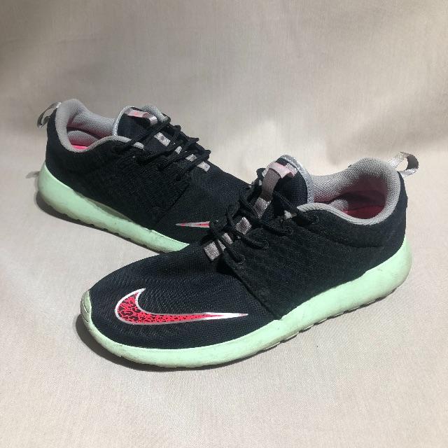 nike roshe run fb yeezy