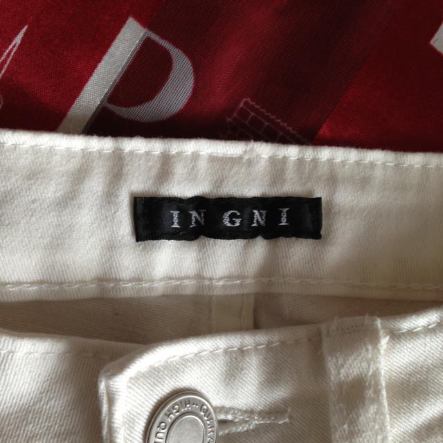 INGNI(イング)のイングのホワイトデニム レディースのパンツ(デニム/ジーンズ)の商品写真