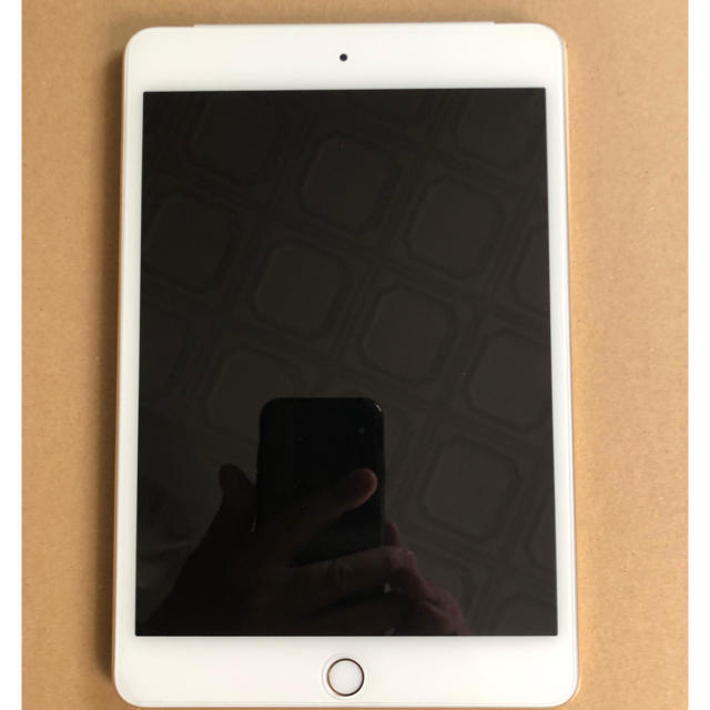 (３月最終値下中)docomo iPadmini4[セルラー64G] ゴールド