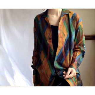 ロキエ(Lochie)の美品　ダイヤ柄　チェック　サイドスリット　ロングシャツ　柄物(シャツ/ブラウス(長袖/七分))