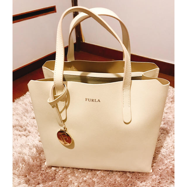 新品 FURLA バッグ